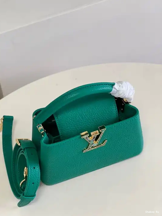 MINI LOUIS CAPUCINES VUITTON 0611